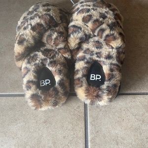 BP. Women Fuzzy Fur Slippers Size XL (11-12)